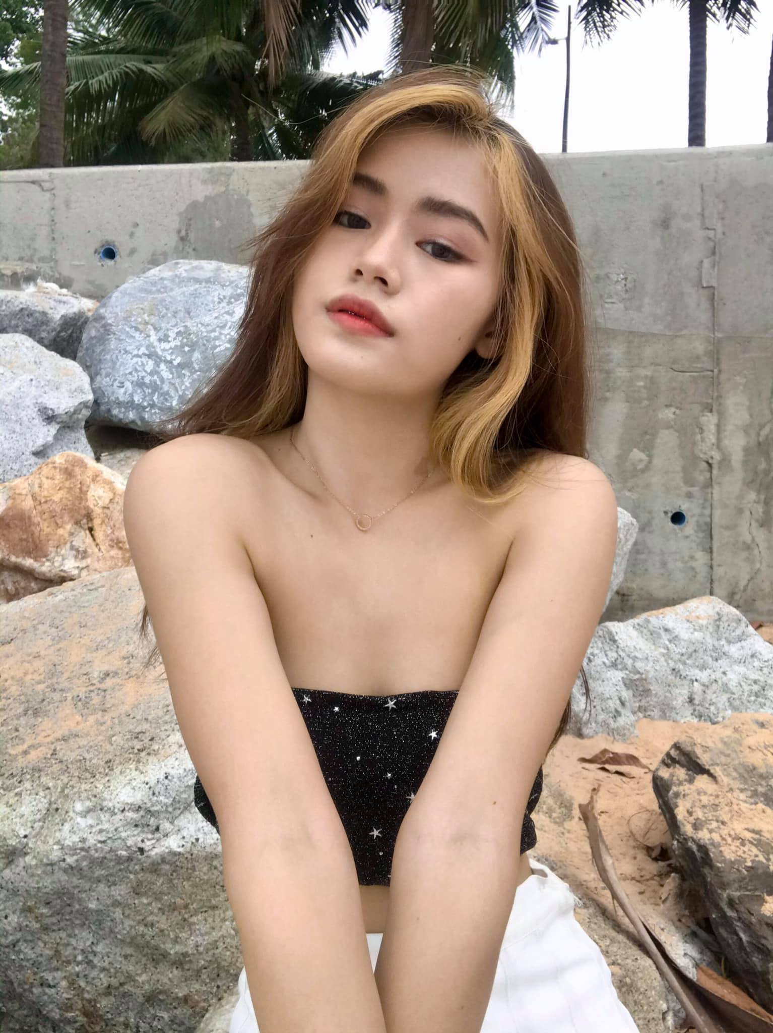 วีวี่ มนัสวี
