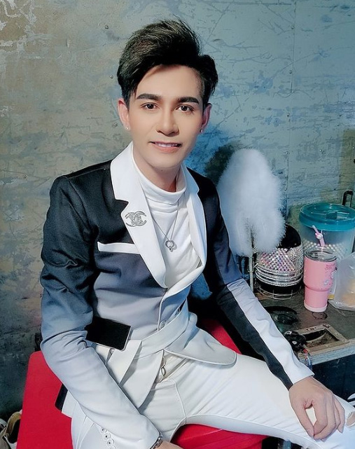 นิว มุกดา ประวัติ