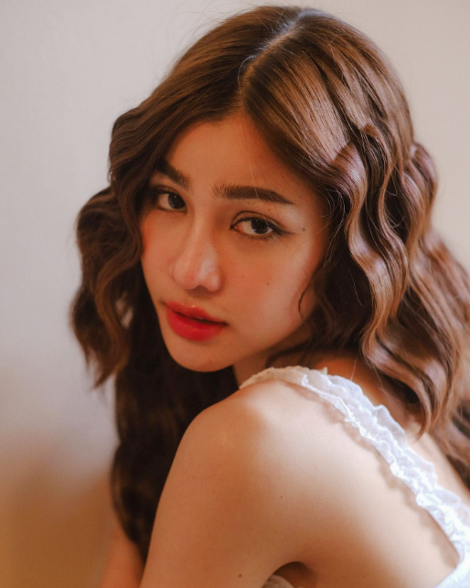 แบม ไพลิน ประวัติ