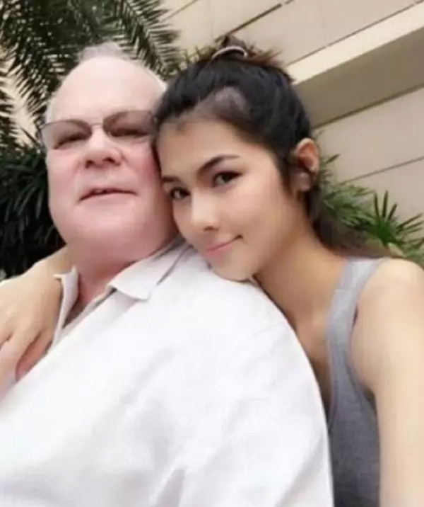 น้องแน๊ต หย่าสามีฝรั่ง แต่ยังคุยกัน คอลมาหาตั้งแต่ตี 5 มูฟออนลำบากแล้ว