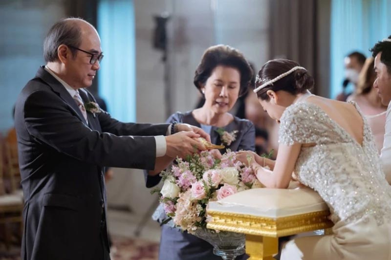 ครอบครัว ดวงดาว จารุจินดา