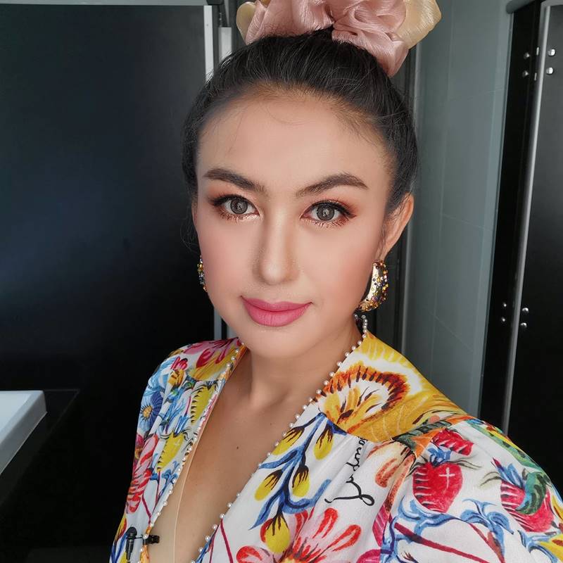 ตุ๊กตา อุบลวรรณ บุญรอด