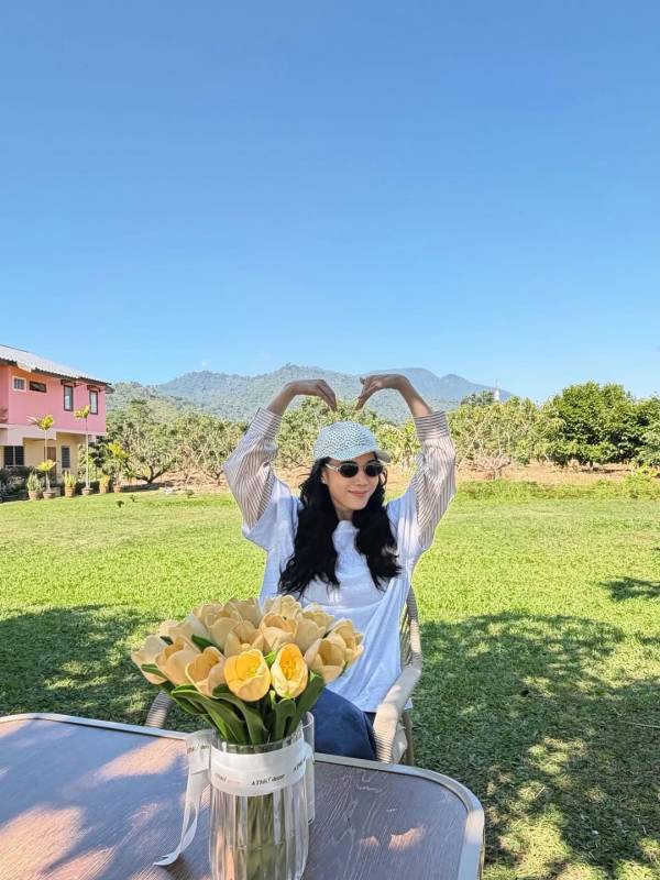 เมย์ เฟื่องอารมย์