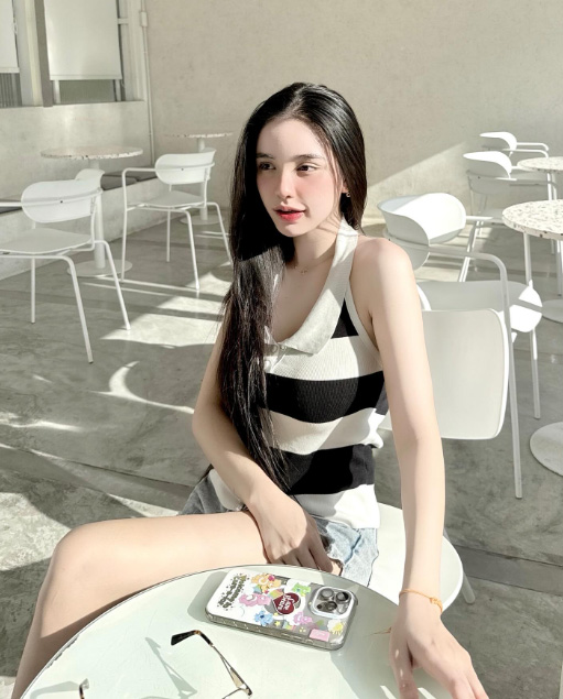 ขนม ศศิกานต์ อดีตภรรยา ครูเต้ย อภิวัฒน์ สาวสวยดีกรีดาวมหาวิทยาลัย ที่เพิ่งเปิดตัวรักใหม่