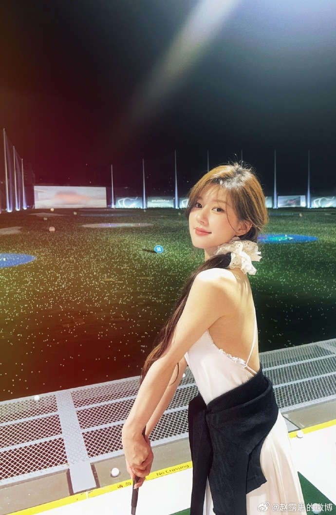 จ้าวลู่ซือ