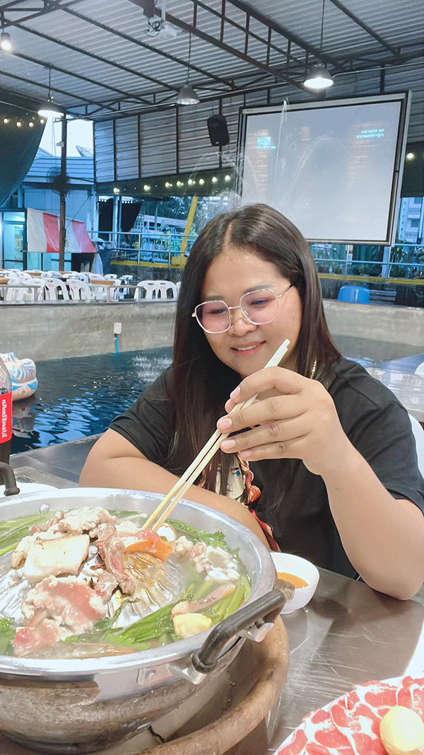 เจ๊ทรงหิว เน็ตไอดอล