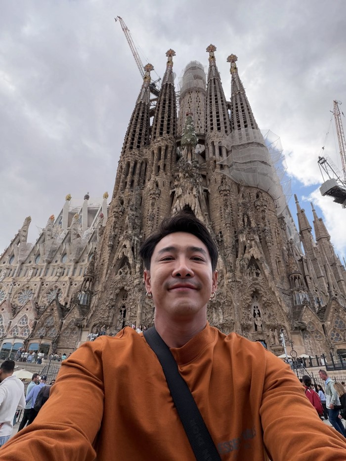 บอย ภิษณุ ร่วมเฟรม อแมนดา เชียร์ลูกสาวที่งานโรงเรียน