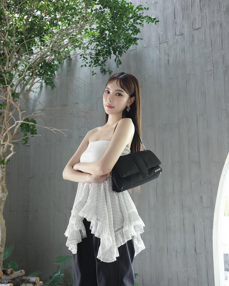 มุก วรนิษฐ์ ใส่บิกินี่สีชมพู แชะภาพอวดหุ่นเซ็กซี่ ทำทะเลมัลดีฟส์เดือด