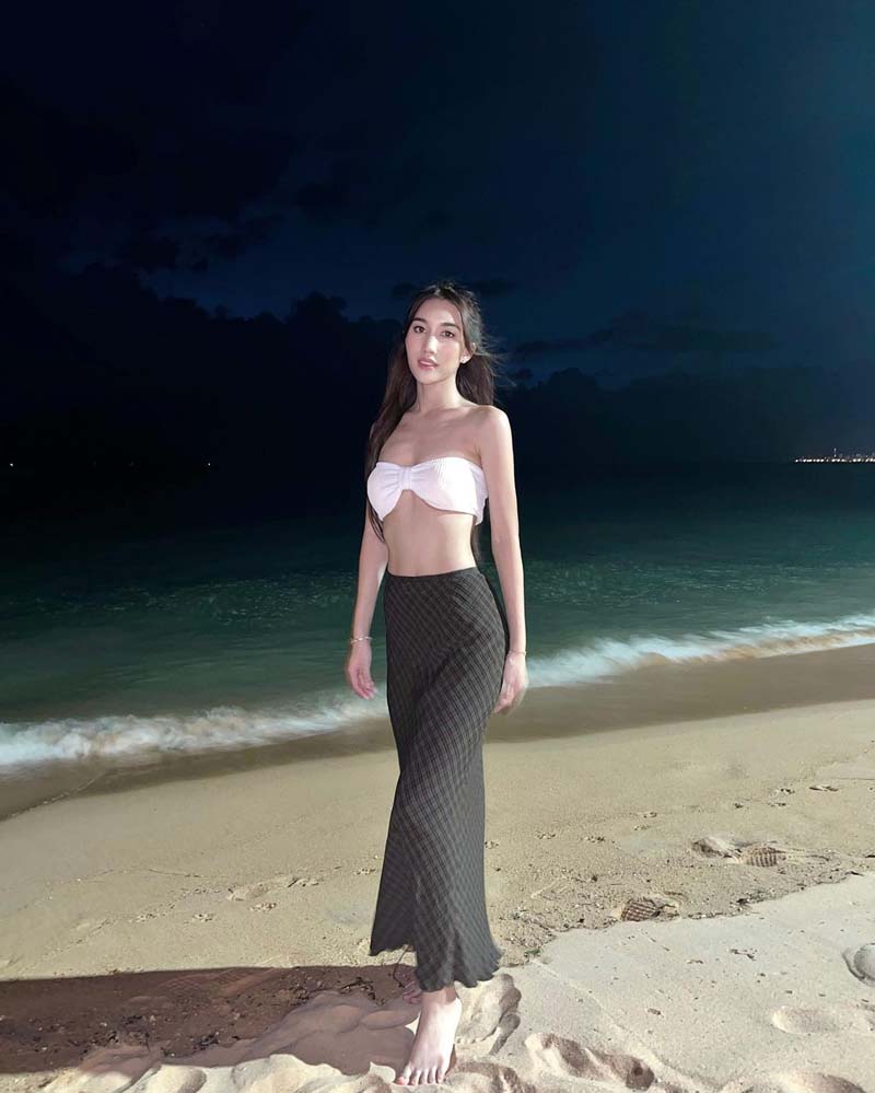 เบส รักษ์วนีย์