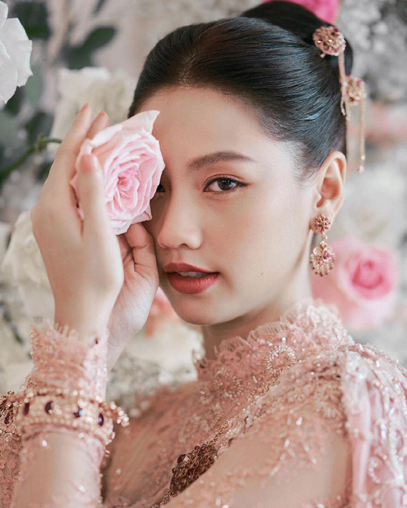 เมทัล สุขขาว