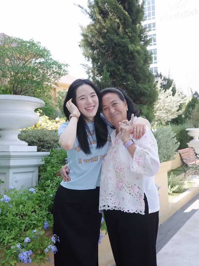 ปันปัน - ครอบครัว บริจาค 2.5 ล้าน   ให้ รพ. 