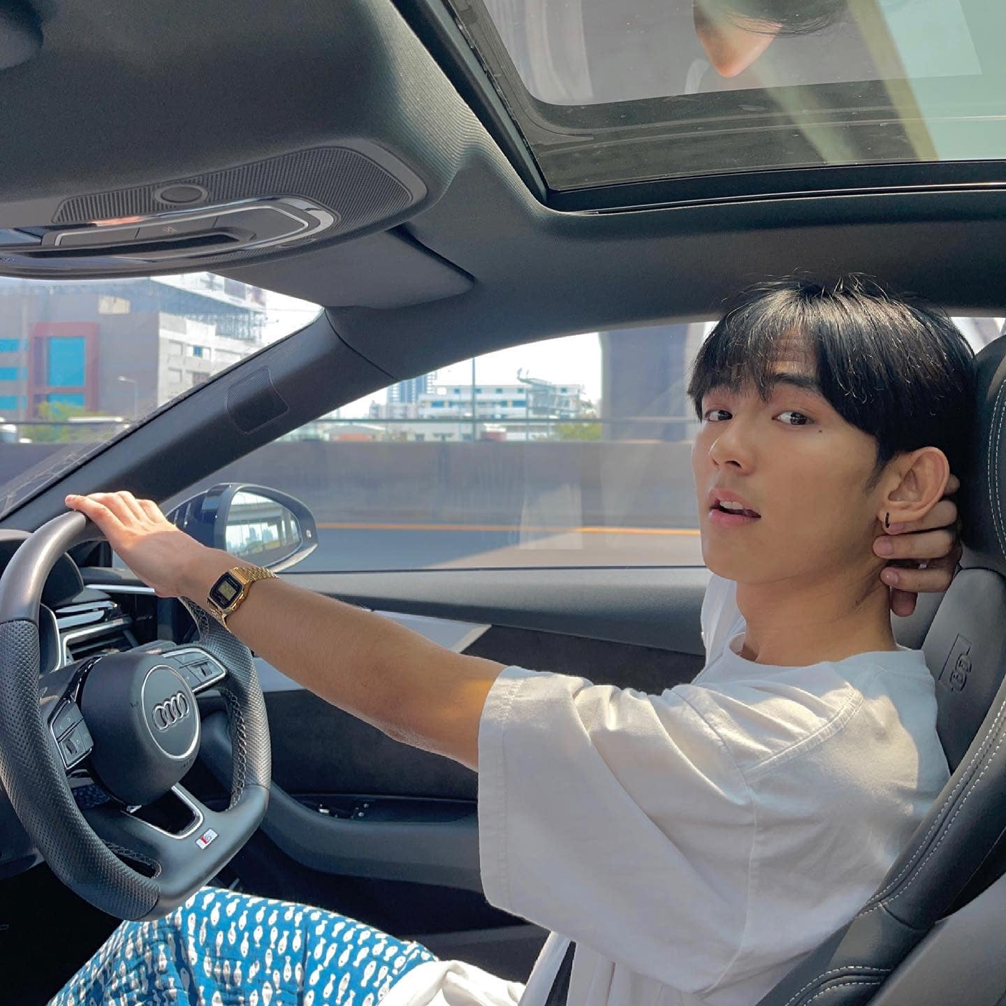  เฟิร์ส อนุวัตน์ 