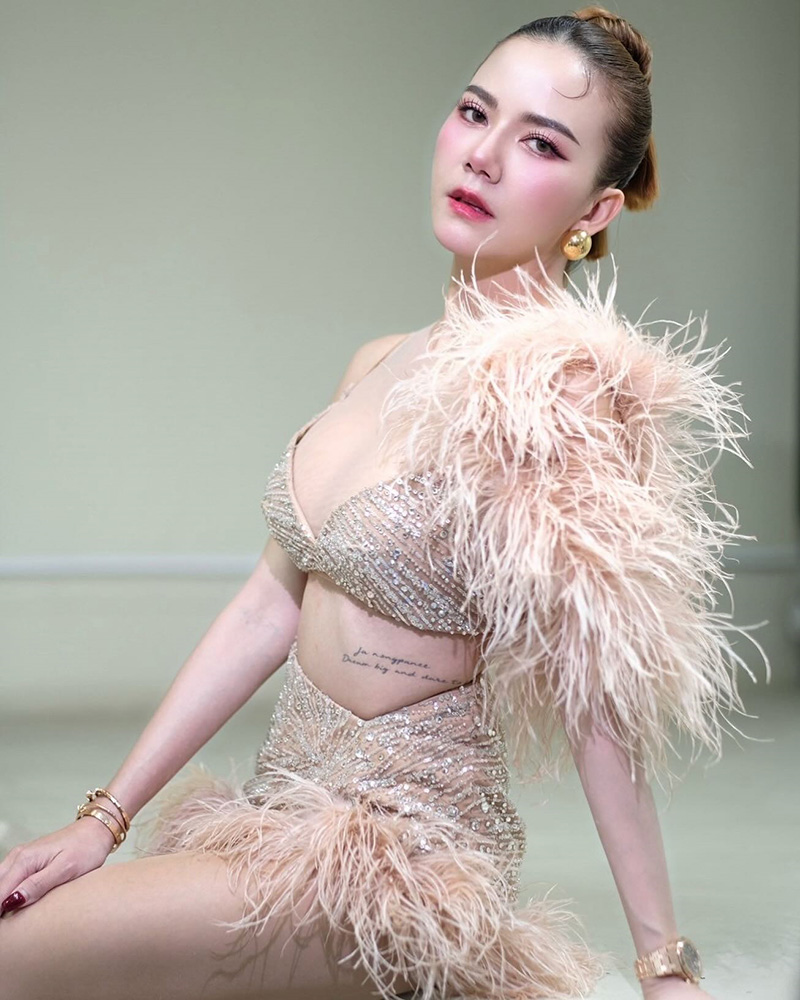 จ๊ะ นงผณี ตอบกลับคนวิจารณ์ ใส่ชุดนอนไปกินส้มตำริมทาง