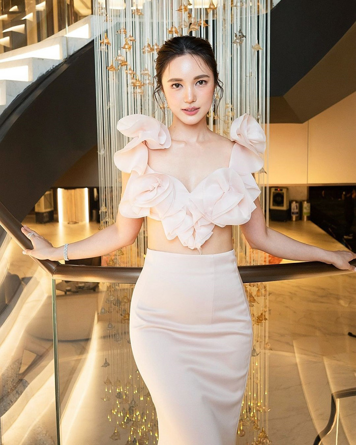 บัว นลินทิพย์