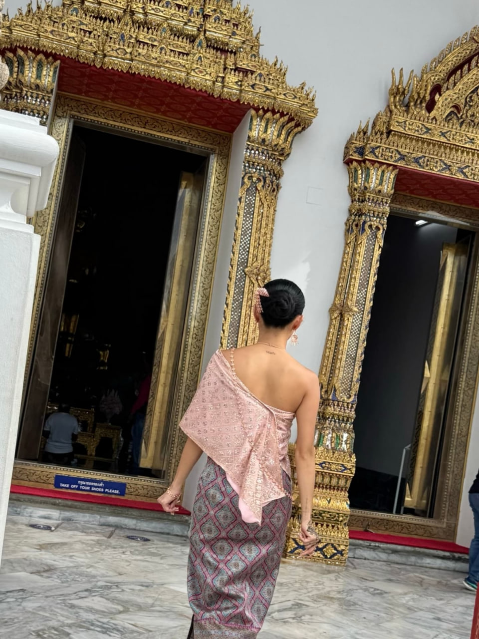 ฮวาซา MAMAMOO มาไทยเที่ยววัด