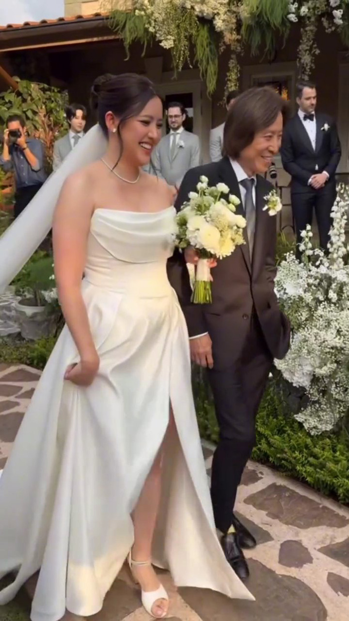 หญิง พลอยชมพู น้องสาวกอล์ฟ ไมค์ แต่งงานที่ไทย