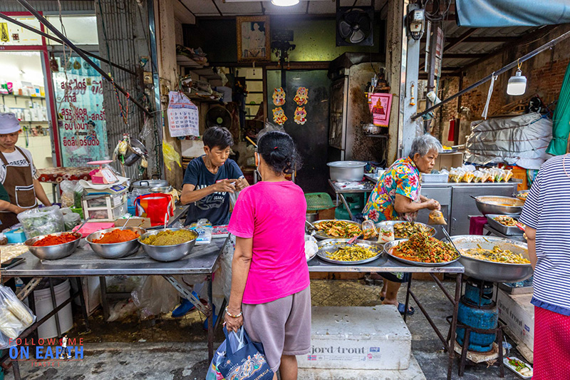 ตลาดตรอกหม้อ เสาชิงช้า