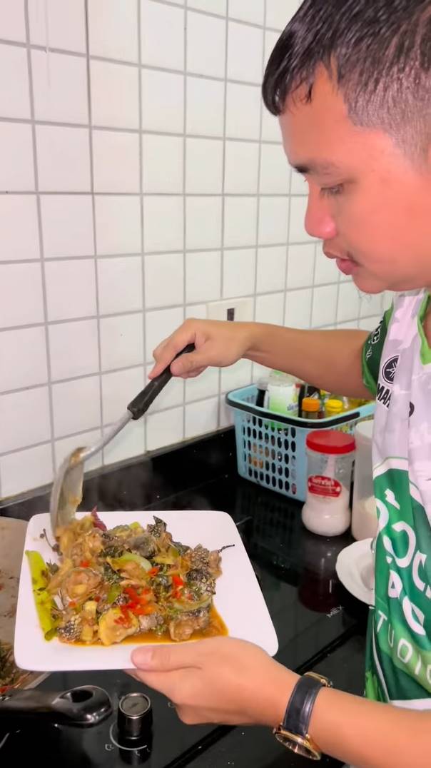 กระต่าย พรรณนิภา กินผัดเผ็ดจระเข้