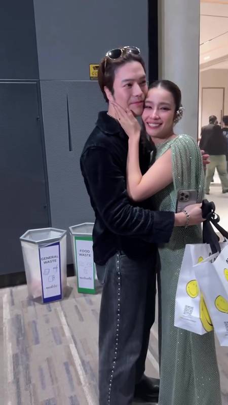 แม็ค วีรคณิศร์ - วิว วรรณรท