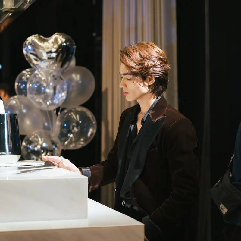 แน็ก ชาลี mv เพลง เนเน่