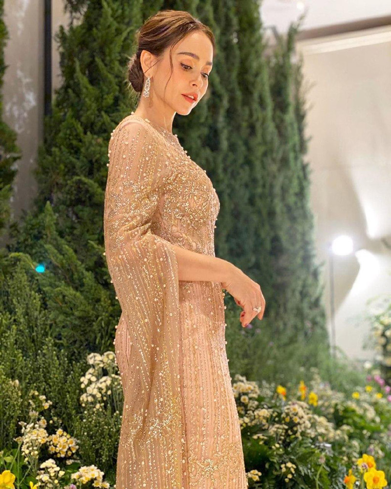 ชุดราตรียาว