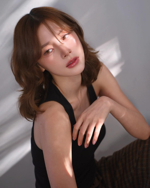 ใบเฟิร์น พิมพ์ชนก กับทรงผมสั้นดีเทลเก๋ มาส่องกันเถอะว่าเป็นทรงอะไร