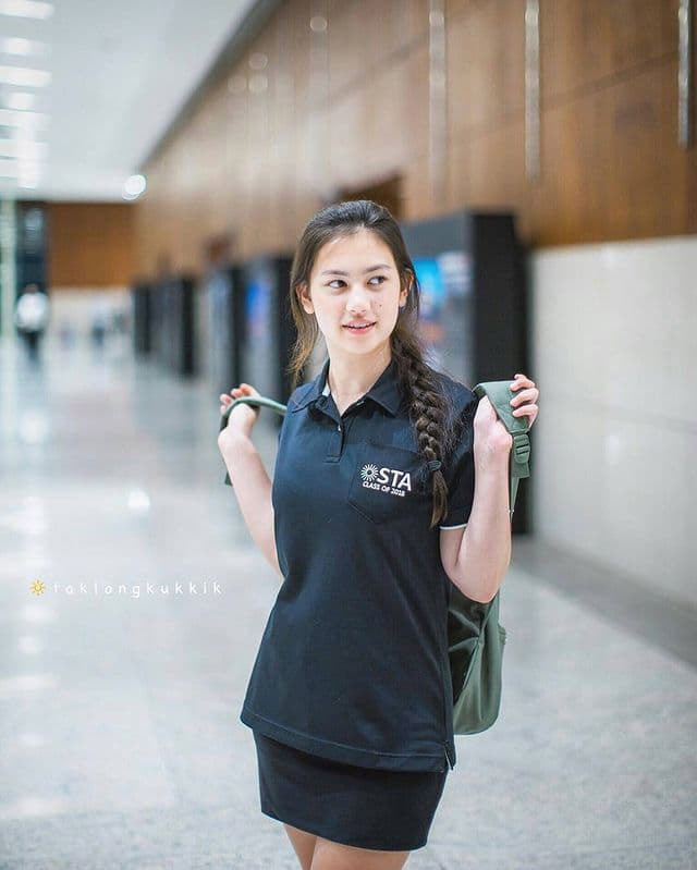 คลอดีน อทิตยา ประวัติ