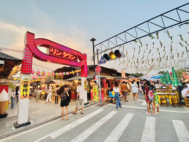 ตลาดปลาบางแสน