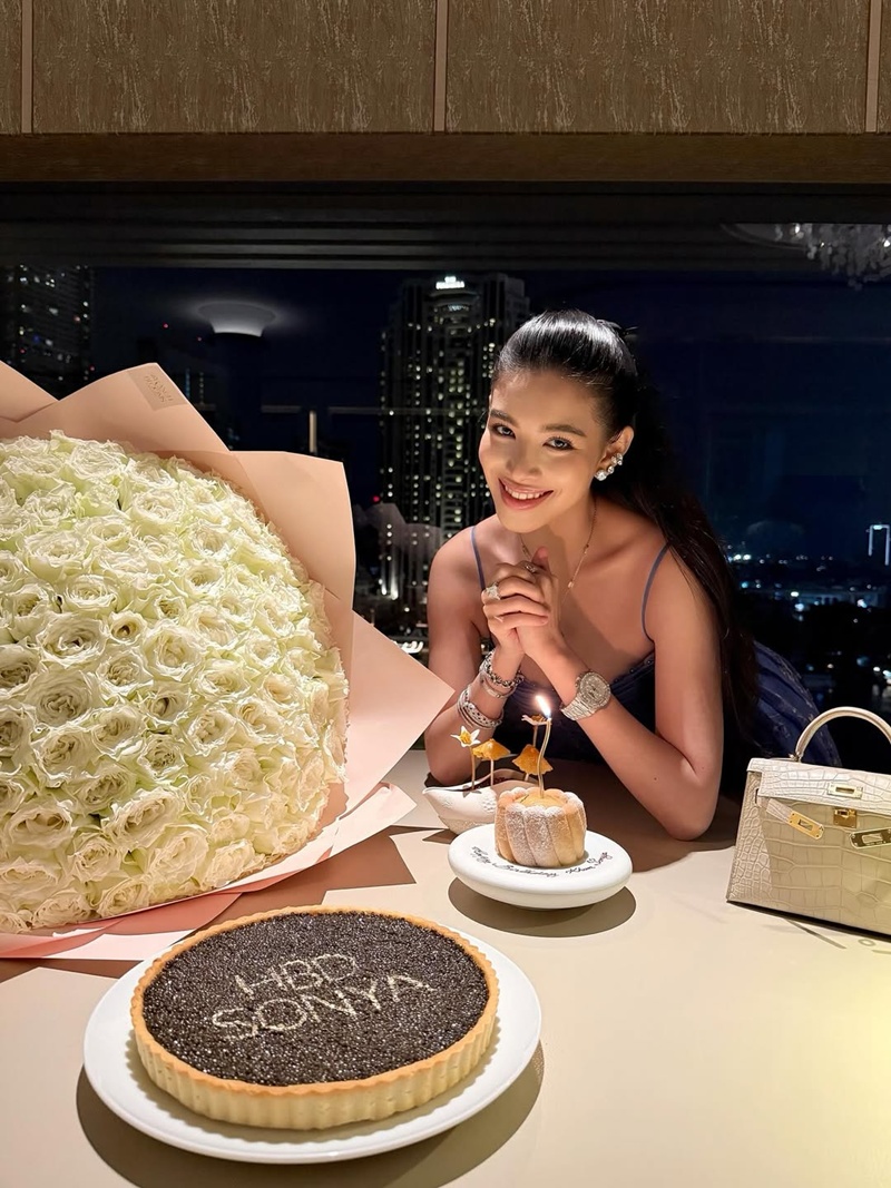 แคท ซอนญ่า ฉลองวันเกิดในวัย 32 ปี