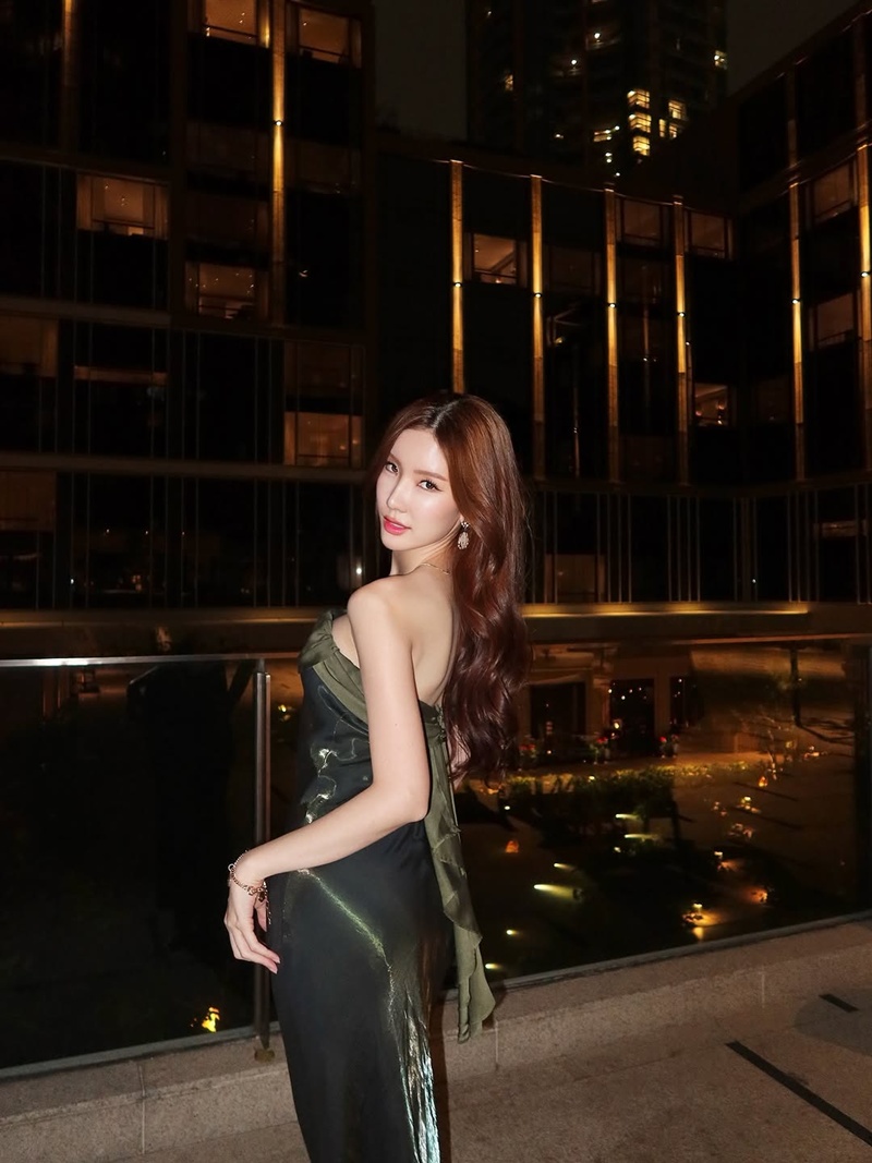 บุ๊ค ธีรชยา