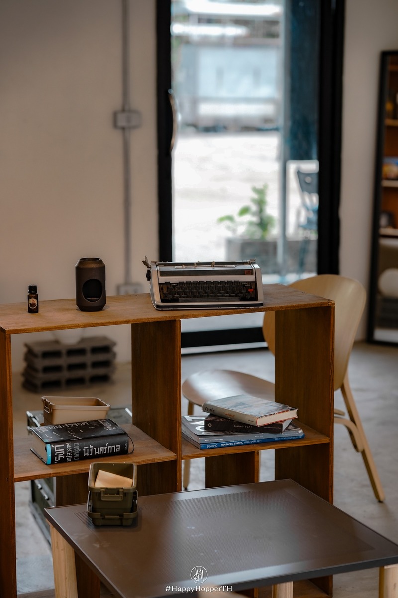 COOP (Coffee and Stuff) คาเฟ่ในปทุมธานี 