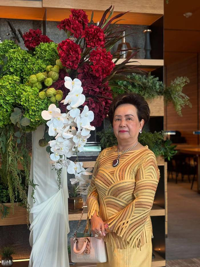 คุณย่าอุไรวรรณ คุณยายหนิง