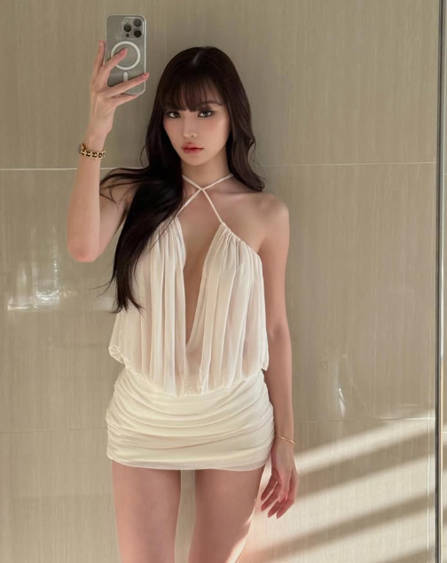 กระปุก พลอยนิรา ประวัติดารานางแบบสาวแซ่บ ขวัญใจหนุ่ม ๆ 