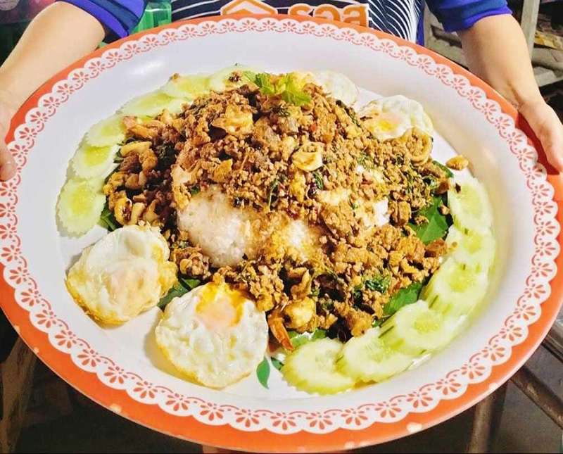 ร้านอาหารจานยักษ์ กะเพราภูเขา กะเพราอินดี้