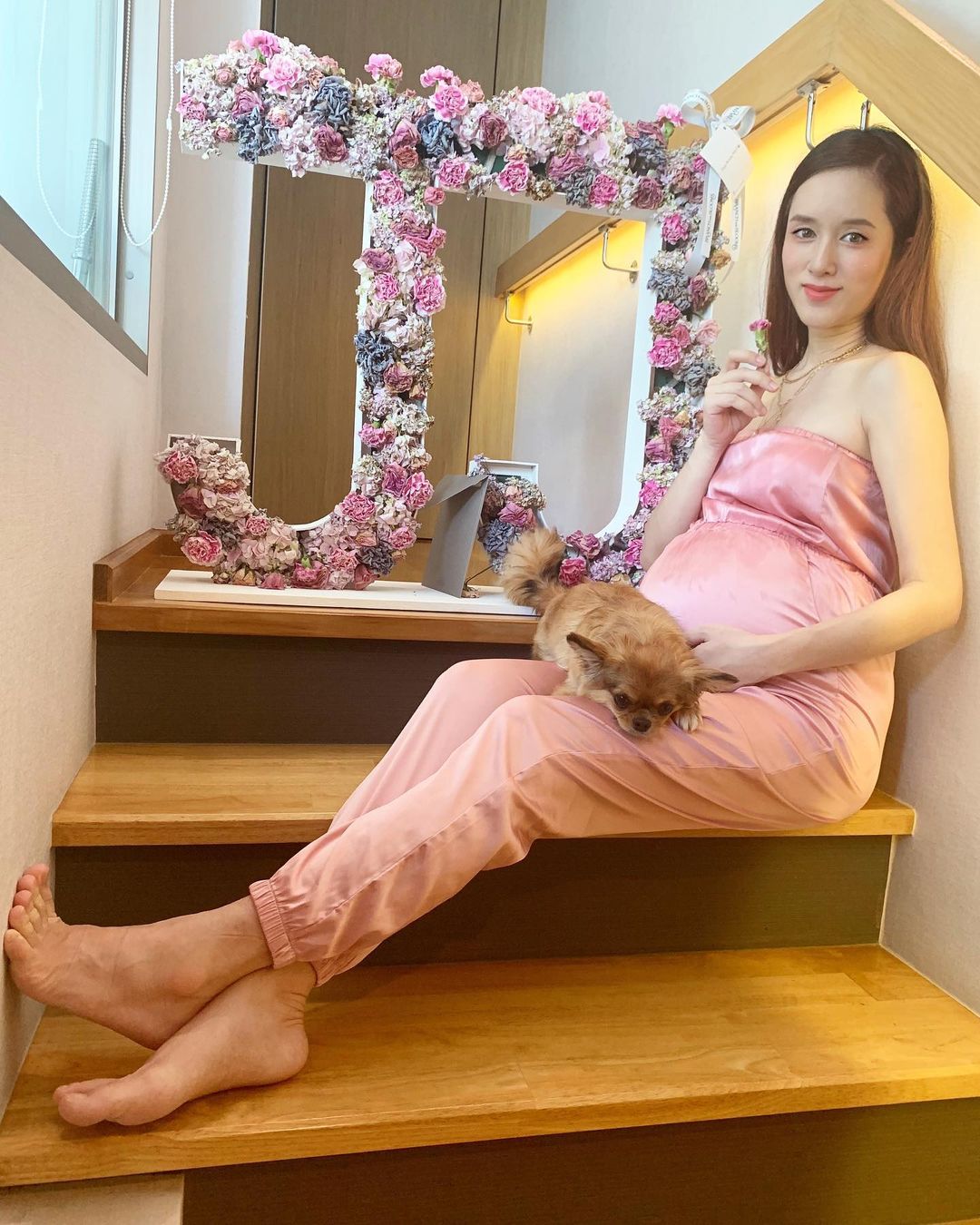 จุ้มจิ้ม วรนันท์