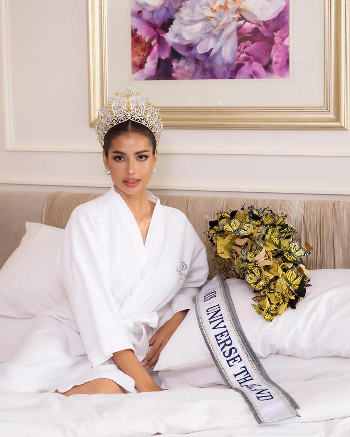 แอนโทเนีย โพซิ้ว