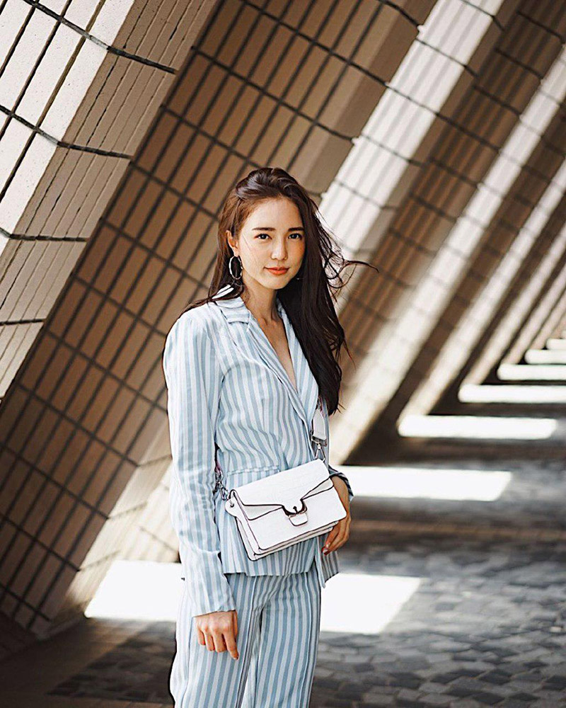 แฟชั่นชุดสีฟ้า