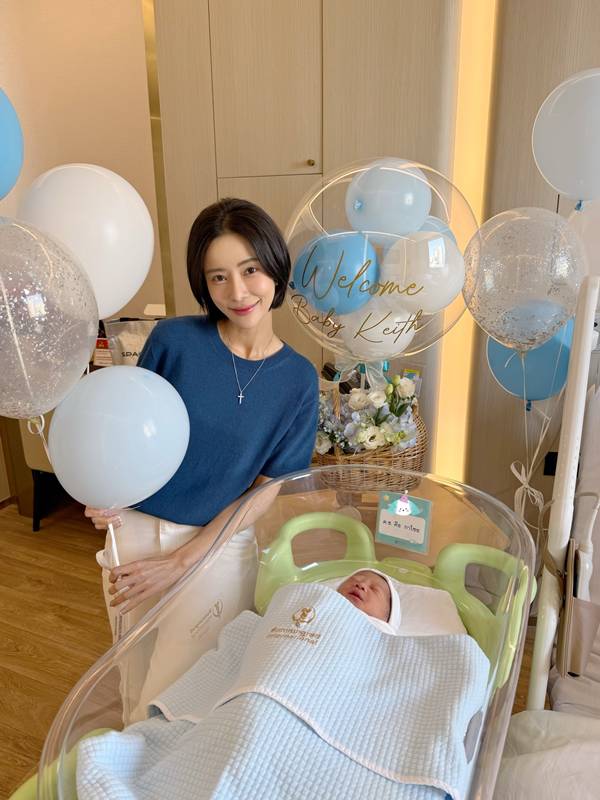 แจม ชรัฐฐา เผยภาพอุ้มเด็ก