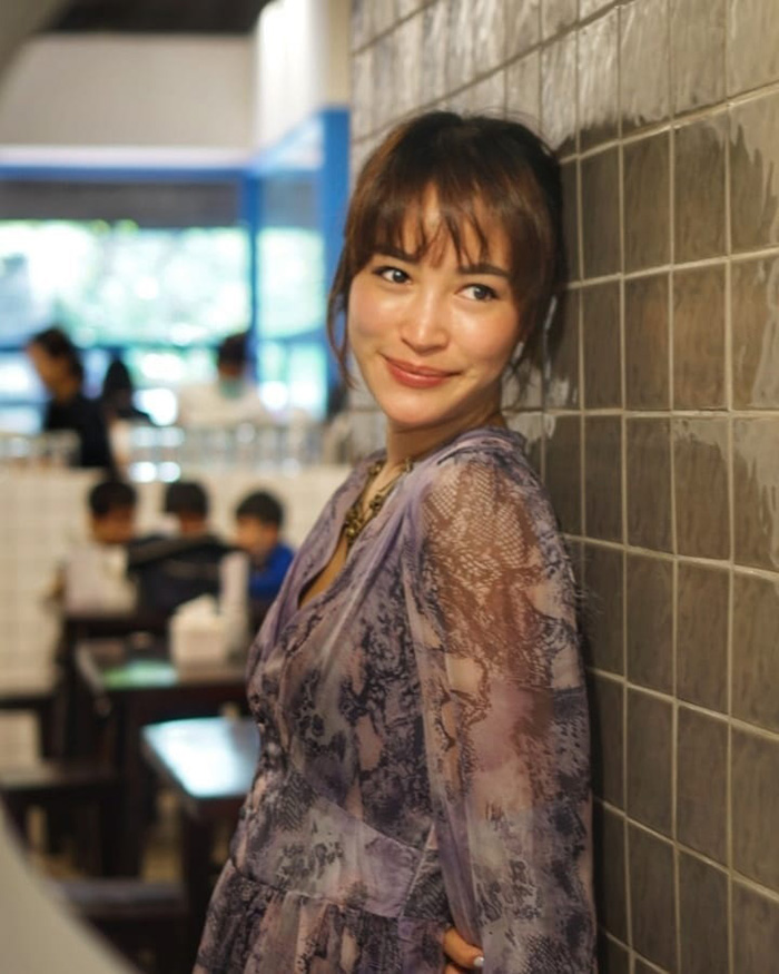 พลอย พลอยพร