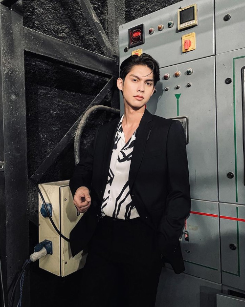 ไบร์ท วชิรวิชญ์ ประวัติ