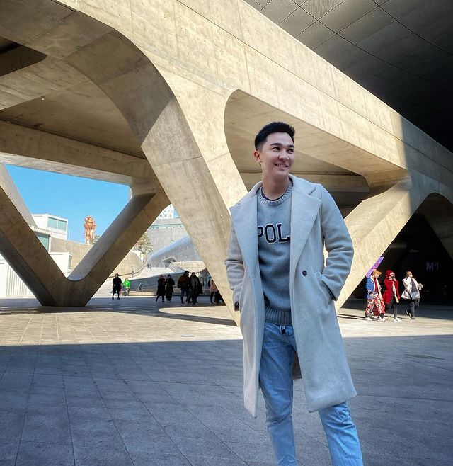 เจมส์ ชวิศ