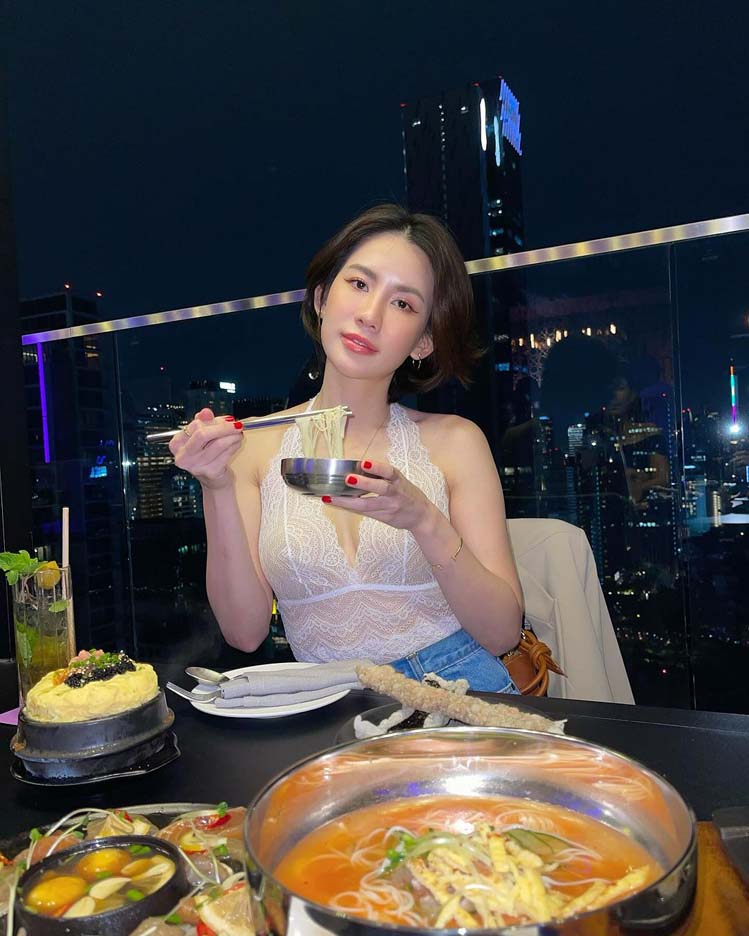 พลอย ภัทรากร