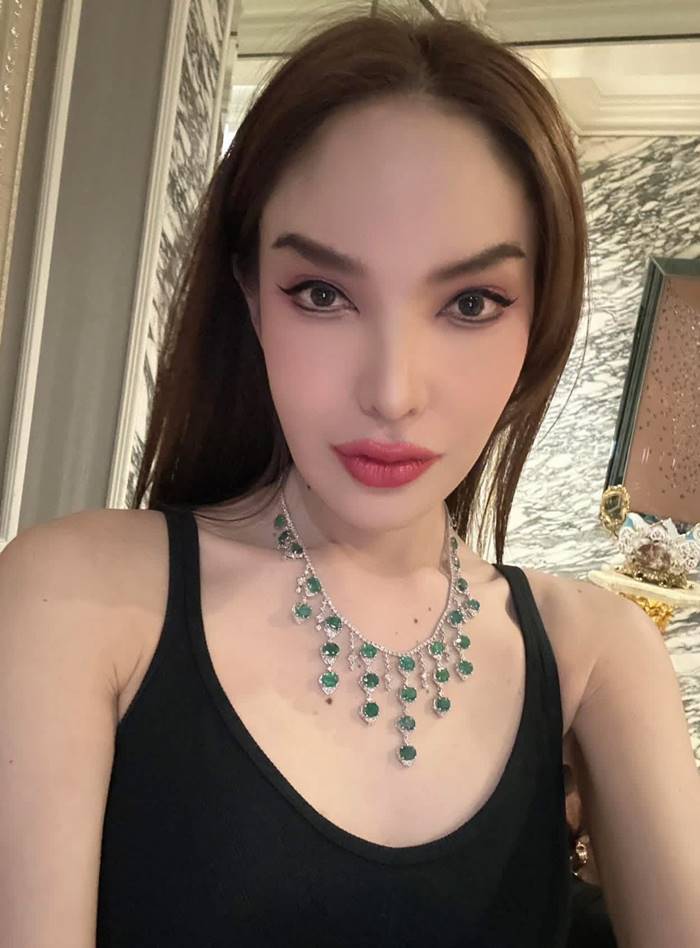 ส่องเรือนหอ เอมมี่ รัชฎา