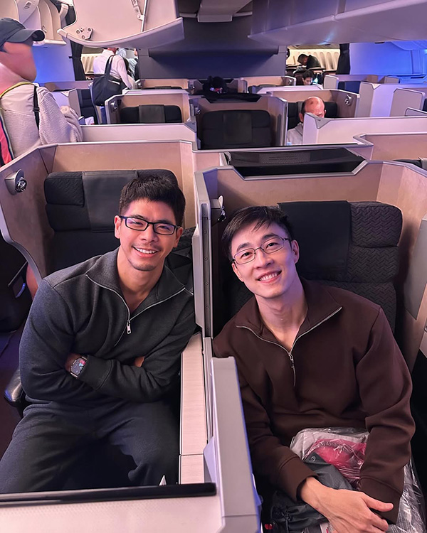 หมอปิแอร์ ควง ไก่ ภาษิต ฉลองวันเกิด