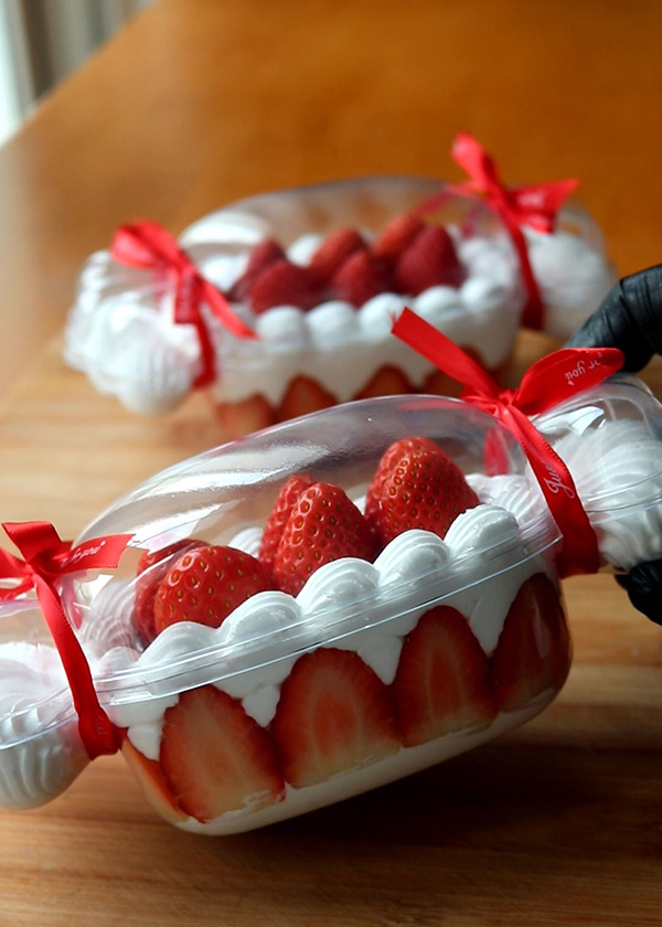 สูตรเค้กสตรอว์เบอร์รีในกล่องลูกกวาด สูตรเค้ก เค้กสตรอว์เบอร์รี สูตรขนม