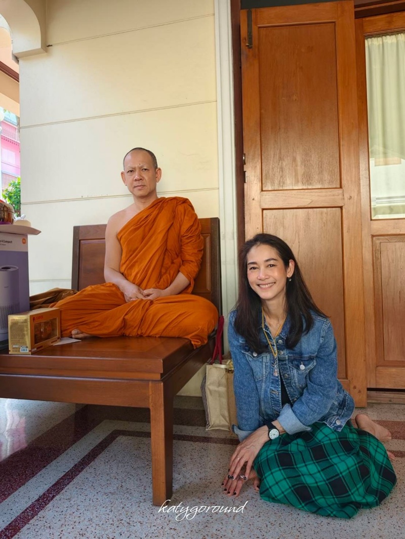 อุ้ม สิริยากร