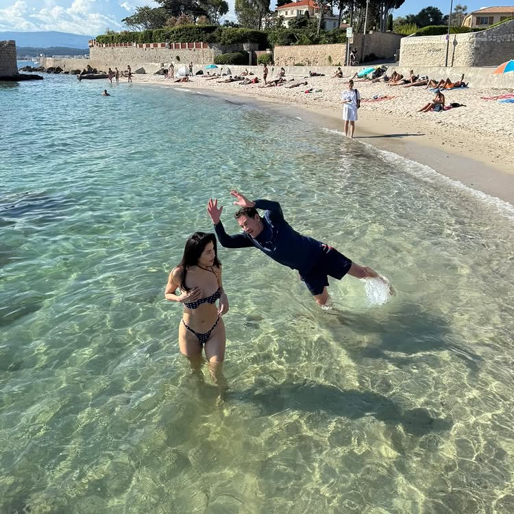 ปู ไปรยา เสิร์ฟลุคแซ่บสุดเอ็กซ์คลูซีฟ นุ่งทูพีซเว้าสูงปรี๊ด