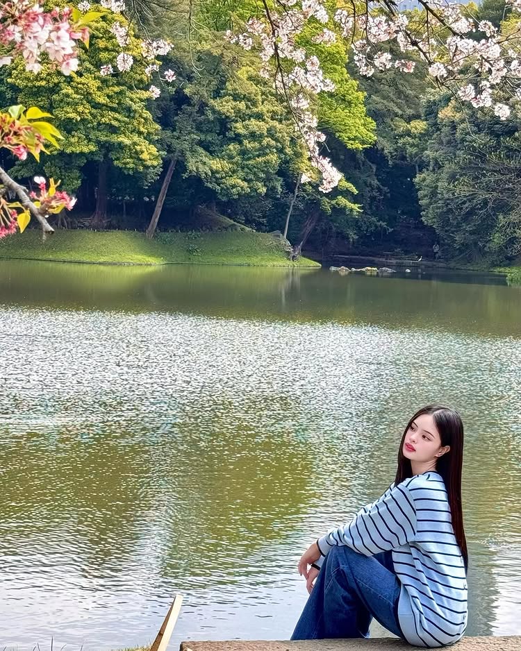 แอลลี่ อชิรญา กับแฟชั่นชุดเดินตลาดกลางคืนที่หัวหิน