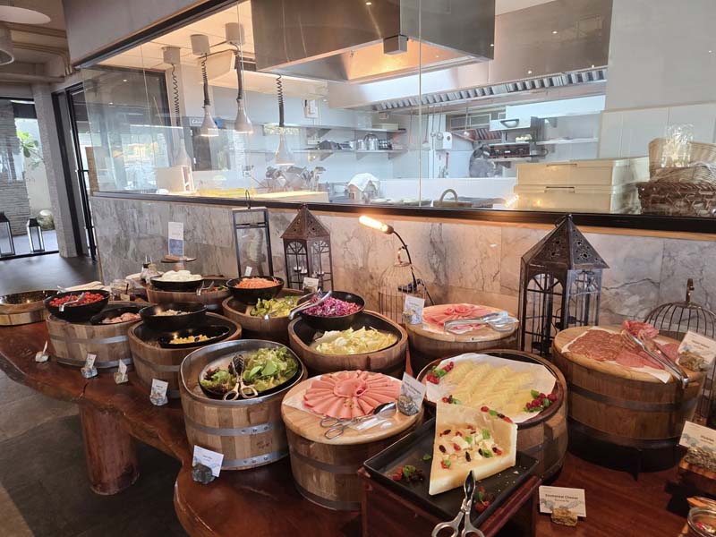 Mercure Rayong Lomtalay โรงแรมระยอง