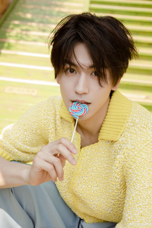 จางหลิงเฮ่อ Zhang Ling He